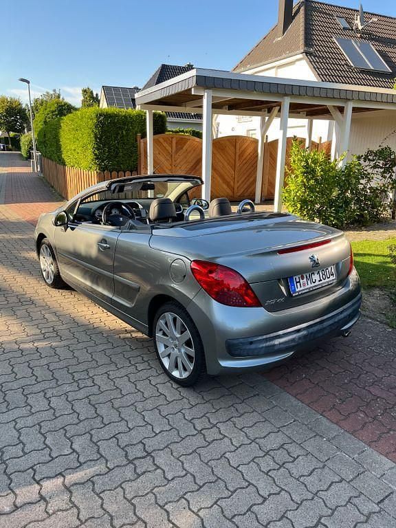 Grau Gebraucht 2008 Peugeot 207 CC Roland Garros Cabrio | 2.300 € (Superpreis) - Bild 1/4