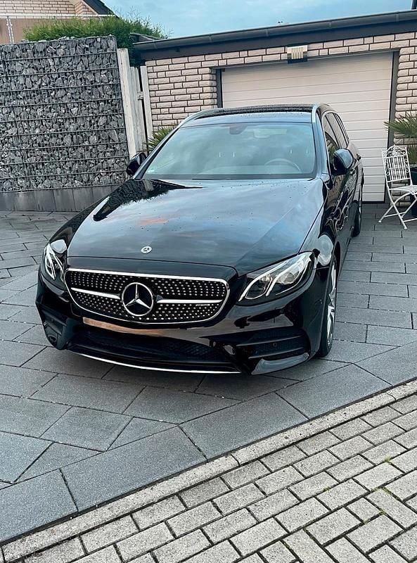 Gebraucht Mercedes E200 Style 197 PS (144 kW) 2019 Schwarz Kombi