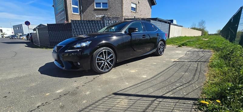 Gebraucht Lexus IS300h 223 PS (164 kW) 2016 Schwarz Limousine