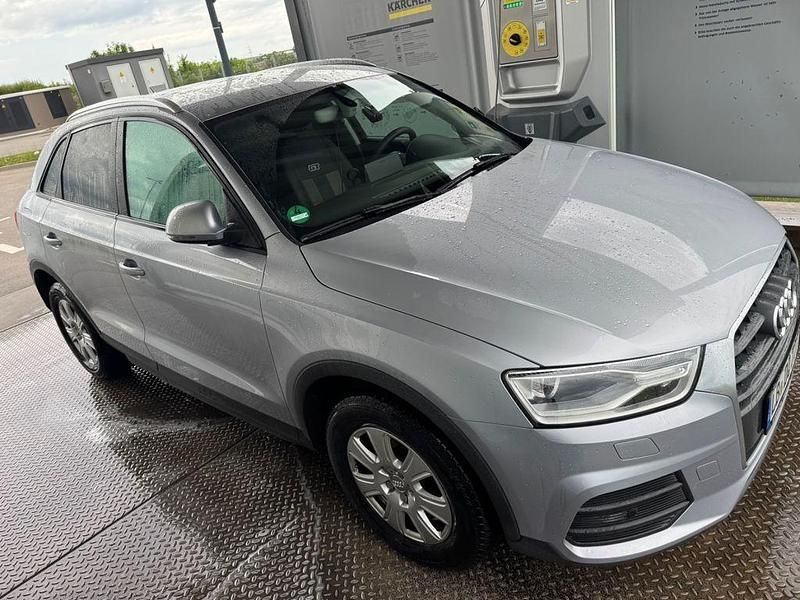 Silber Gebraucht 2015 Audi Q3 SUV | 18.499 € (Fairer Preis) - Bild 1/4