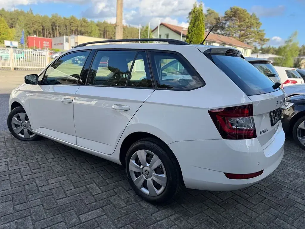 Gebraucht Skoda Fabia Ambition 95 PS (69 kW) 2021 Weiß Kleinwagen