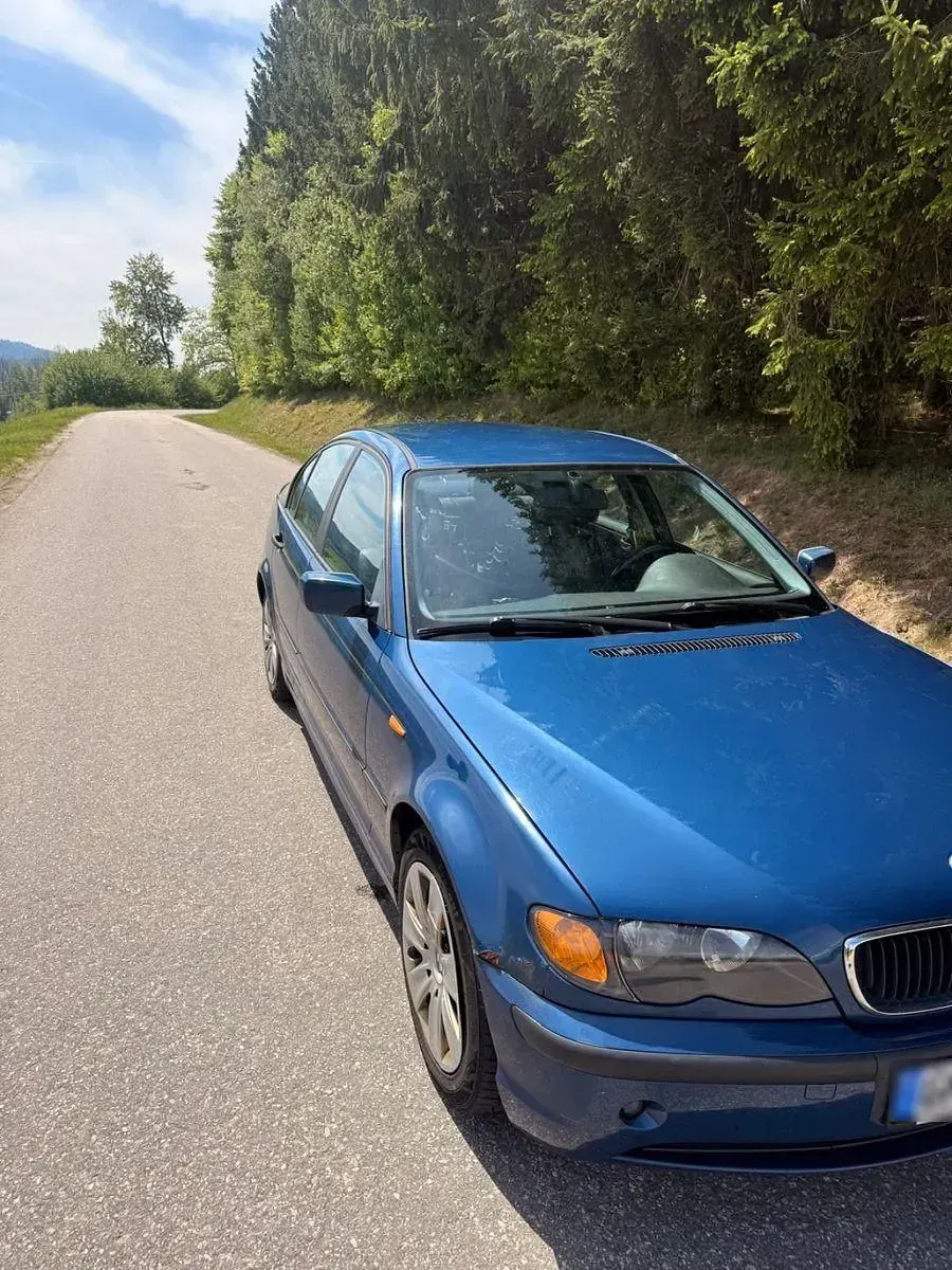 Gebraucht BMW 320 170 PS (125 kW) 2001 Blau Limousine