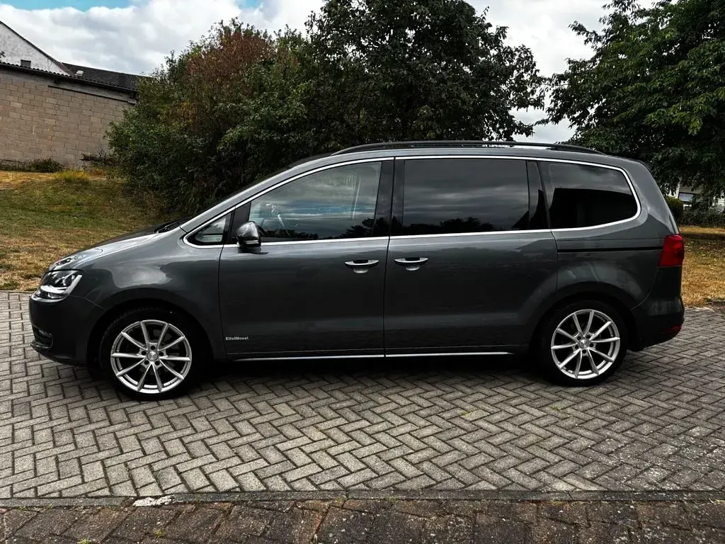 Gebraucht VW Sharan Comfortline 136 PS (100 kW) 2015 Silber Van / Kleinbus