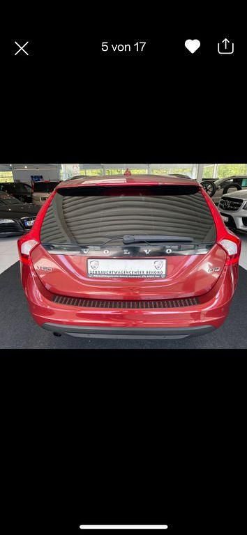 Gebraucht Volvo V60 163 PS (119 kW) 2011 Rot Kombi