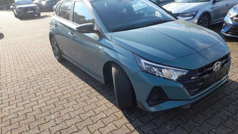 Mangrove green mineraleffekt Neu 2025 Hyundai i20 N Line Kleinwagen | 23.169 € (Fairer Preis) - Bild 1/4