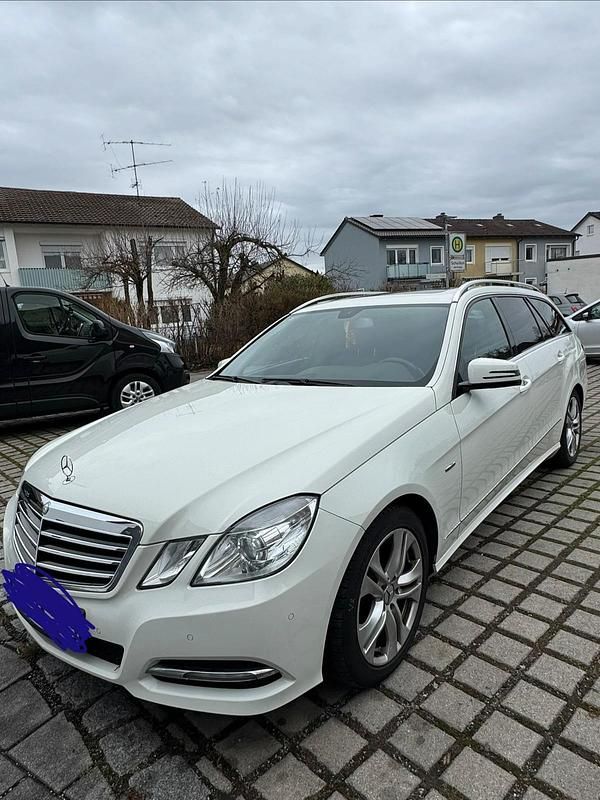 Gebraucht Mercedes E250 204 PS (150 kW) 2012 Weiß Kombi