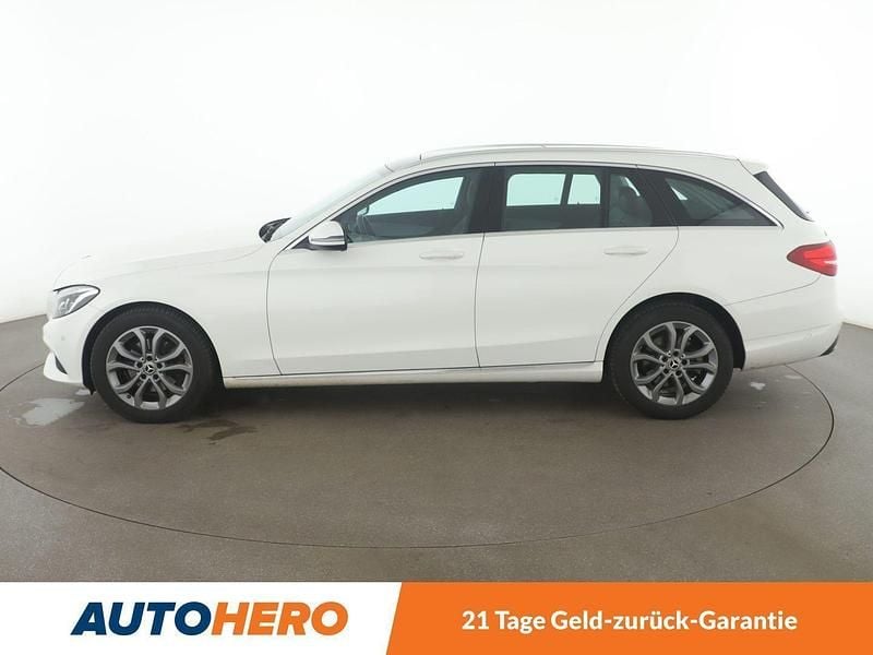Gebraucht Mercedes C220 Avantgarde 170 PS (125 kW) 2018 Weiß Kombi