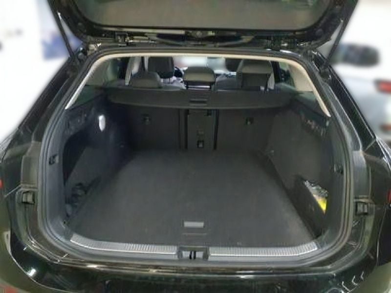 Gebraucht VW Passat IQ Drive 150 PS (110 kW) 2024 Schwarz Kombi