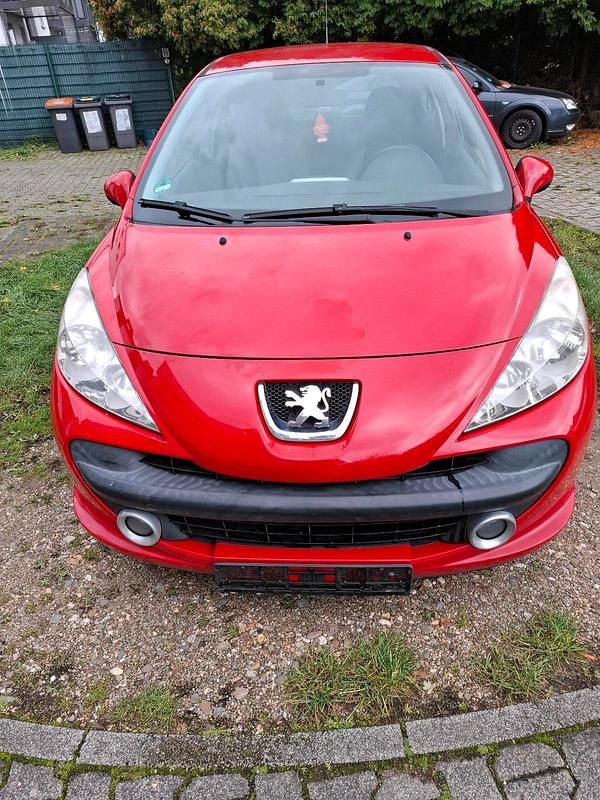 Rot Gebraucht 2008 Peugeot 207 Kleinwagen | 1.700 € (Guter Preis) - Bild 1/4