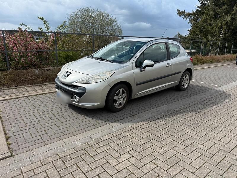 Gebraucht Peugeot 207 74 PS (54 kW) 2009 Andere farben Coupé