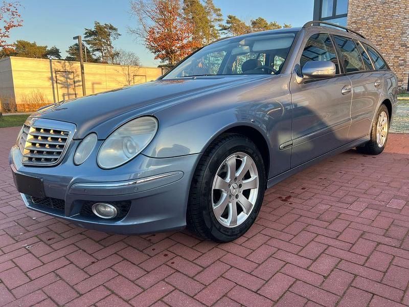 Gebraucht Mercedes E220 170 PS (125 kW) 2006 Blau Kombi