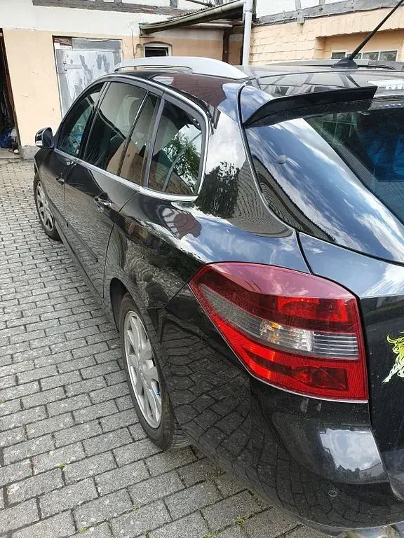 Gebraucht Renault Laguna GrandTour Dynamique 150 PS (110 kW) 2010 Schwarz Kombi