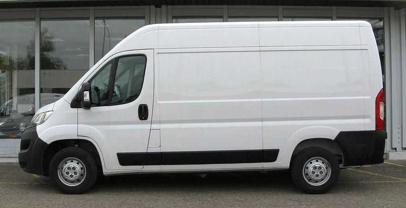 Gebraucht Opel Movano Edition 120 PS (88 kW) 2023 Weiß Van