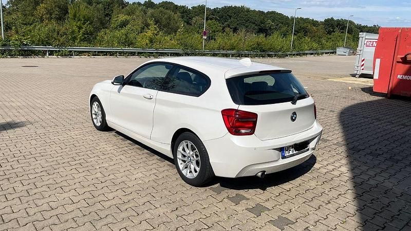 Gebraucht BMW 114 102 PS (75 kW) 2014 Weiß Kleinwagen