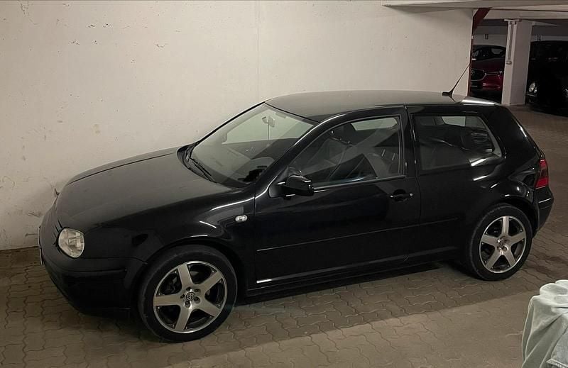 Schwarz Gebraucht 2000 VW Golf IV Highline | 2.900 € (Fairer Preis) - Bild 1/4