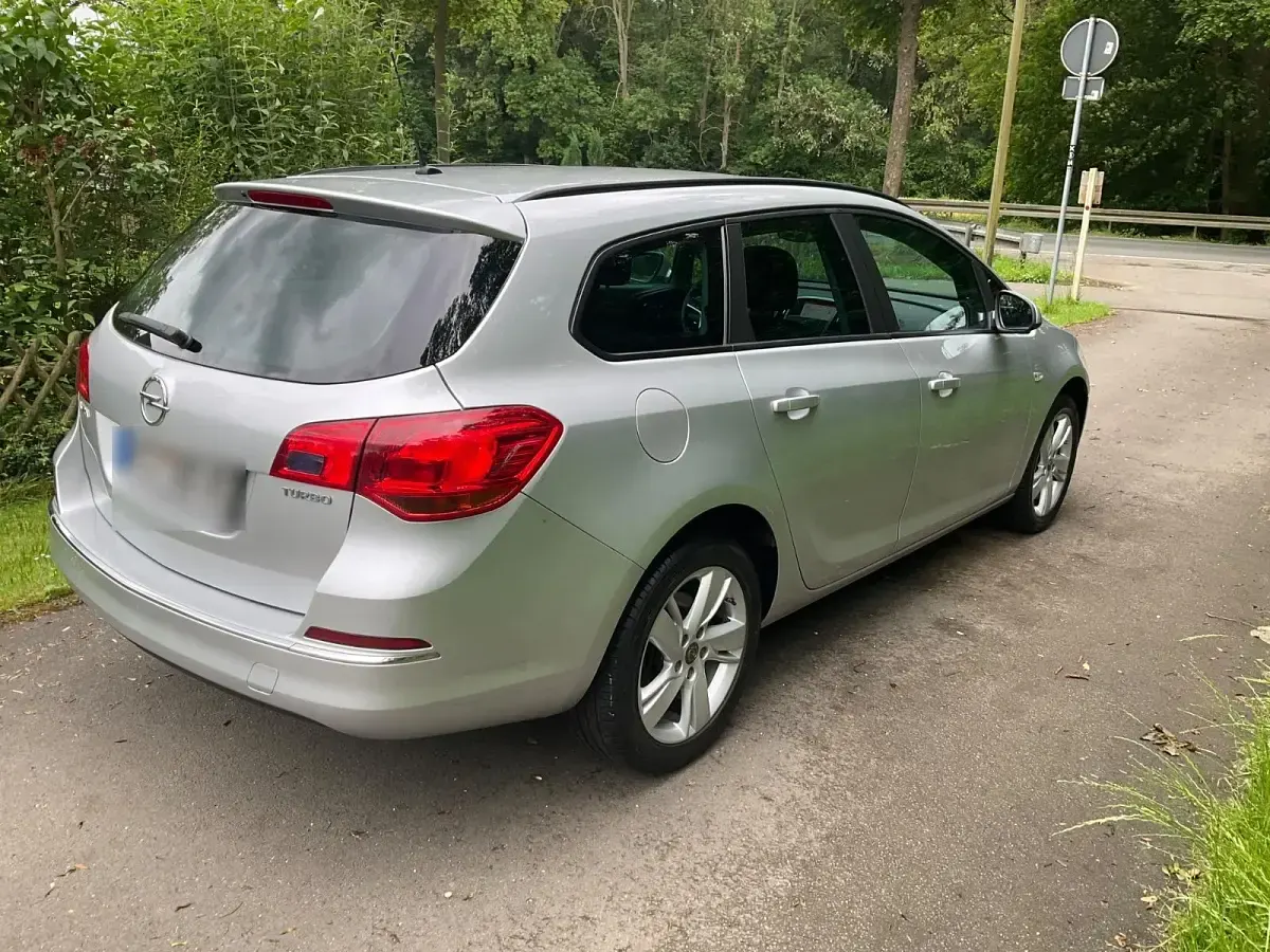 Gebraucht Opel Astra 136 PS (100 kW) 2016 Silber Kombi