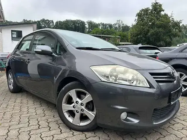 Gebraucht Toyota Auris 97 PS (71 kW) 2011 Grau Kleinwagen
