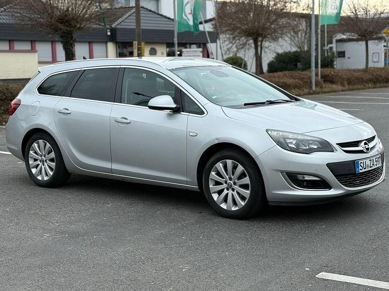 Gebraucht Opel Astra Edition 140 PS (102 kW) 2014 Silber Kombi