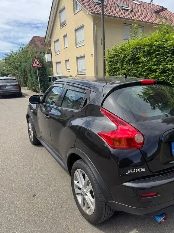 Gebraucht Nissan Juke Acenta 117 PS (86 kW) 2014 Schwarz SUV
