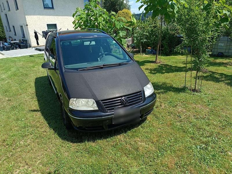 Schwarz Gebraucht 2004 VW Sharan Van / Kleinbus | 2.000 € - Bild 1/4