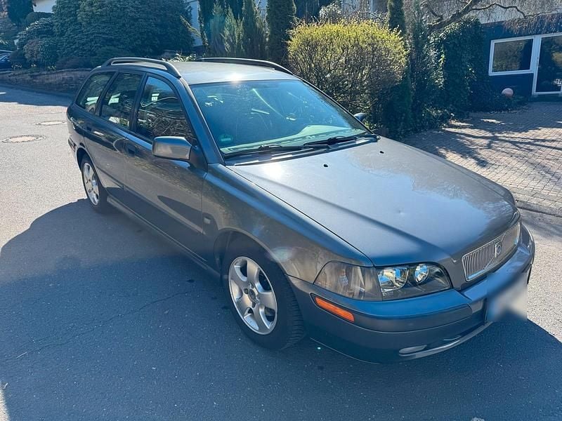 Gebraucht Volvo V40 115 PS (84 kW) 2002 Grau Kombi