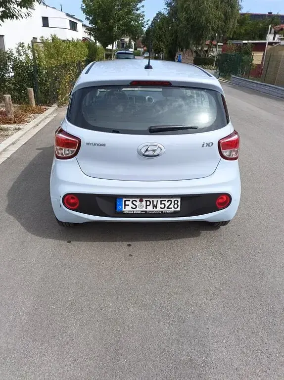 Gebraucht Hyundai i10 Style 87 PS (63 kW) 2019 Weiß Kleinwagen