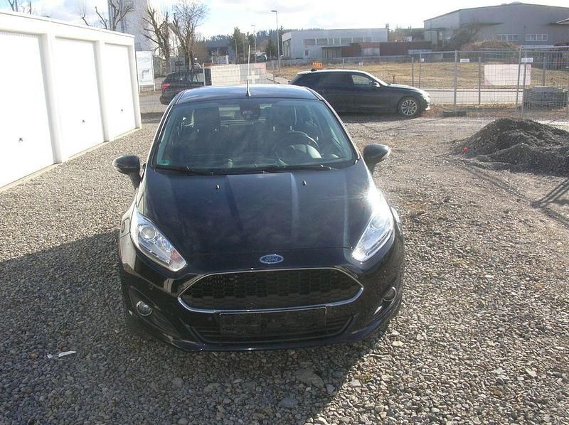 Gebraucht Ford Fiesta 101 PS (74 kW) 2017 Iridiumschwarz metallic Limousine