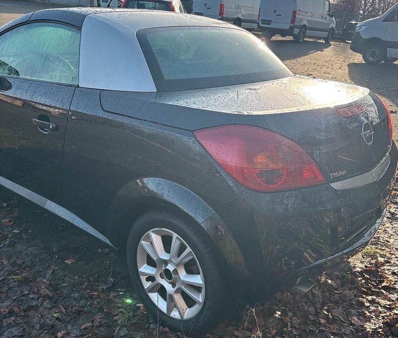 Gebraucht Opel Tigra 125 PS (91 kW) 2005 Schwarz Cabrio