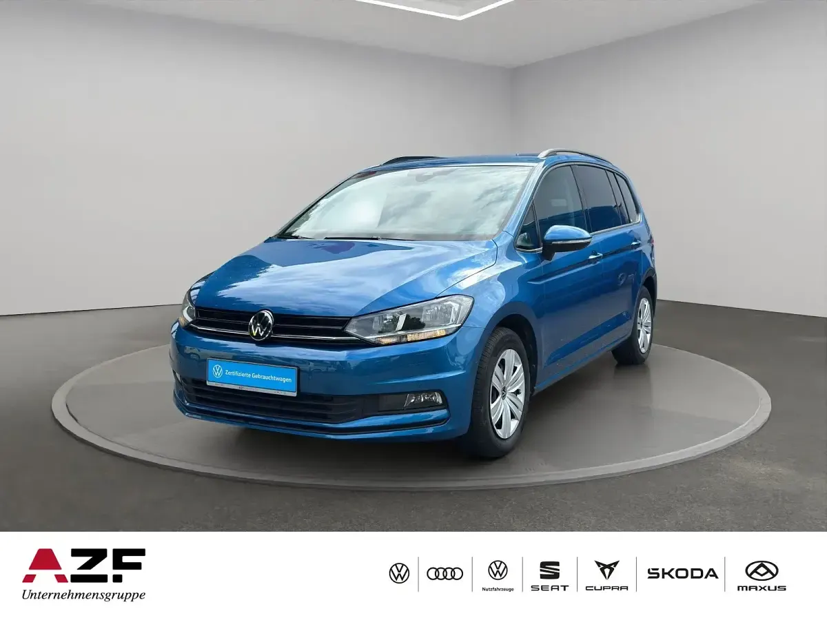 Gebraucht VW Touran Trendline 150 PS (110 kW) 2023 Van / Kleinbus