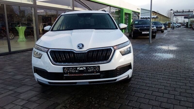Gebraucht Skoda Kamiq Ambition 110 PS (80 kW) 2023 Moonweiss metallic met. moonweiss metallic met. SUV