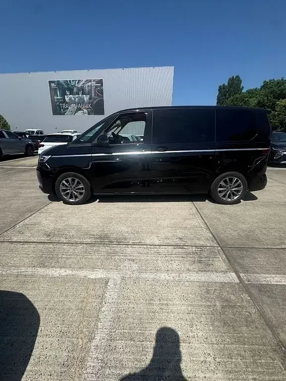 Gebraucht VW Multivan Style 204 PS (150 kW) 2022 Deep black perleffekt Van / Kleinbus