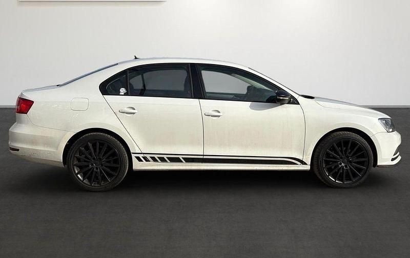 Gebraucht VW Jetta Allstar 105 PS (77 kW) 2015 Weiß Limousine