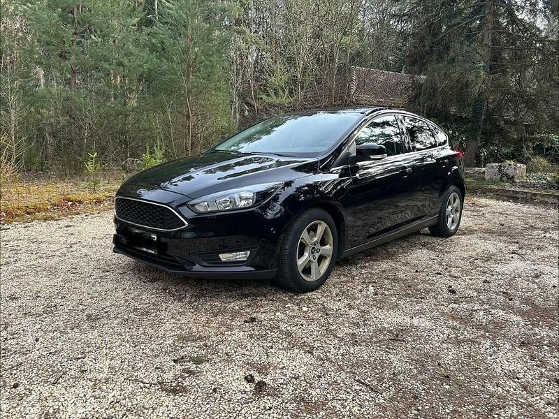 Gebraucht Ford Focus Trend 126 PS (92 kW) 2017 Schwarz Limousine