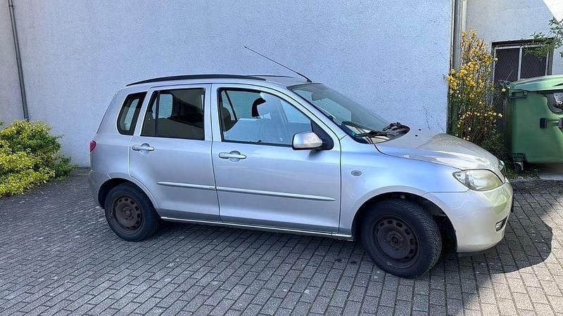 Usata Mazda 2 Exclusive 101 CV (74 kW) 2004 Grigio Utilitaria