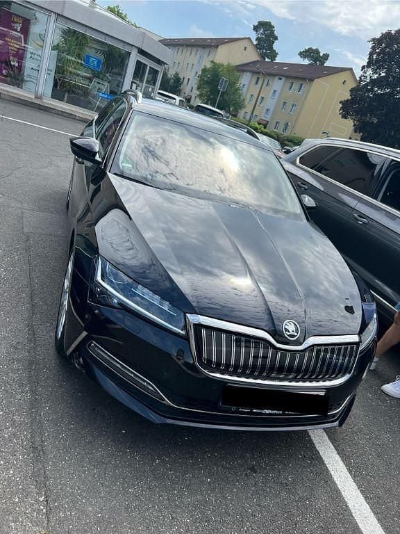 Gebraucht Skoda Superb Style 218 PS (160 kW) 2020 Schwarz Kombi