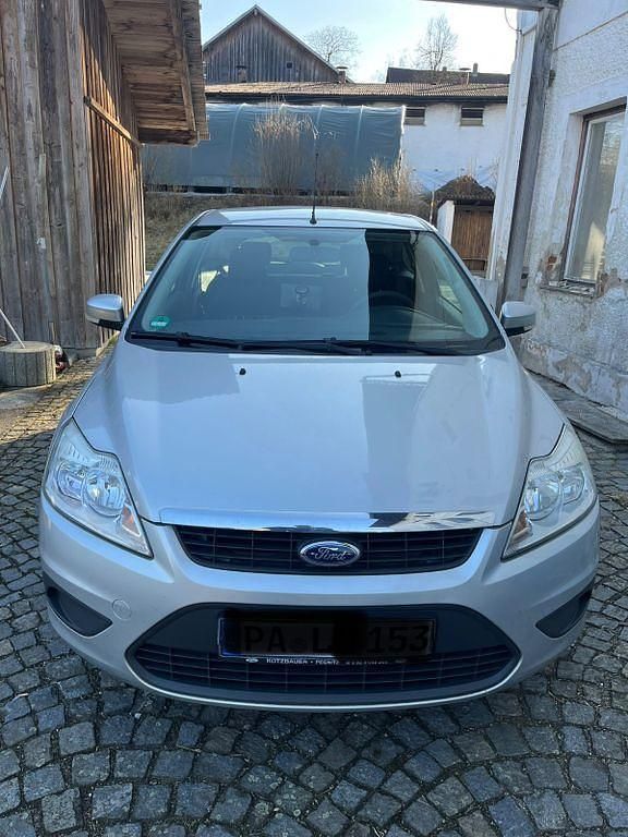 Gebraucht Ford Focus Style 80 PS (58 kW) 2008 Silber Limousine