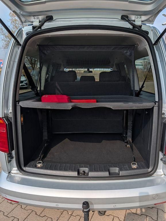 Gebraucht VW Caddy Maxi Comfortline 150 PS (110 kW) 2016 Silber Van / Kleinbus