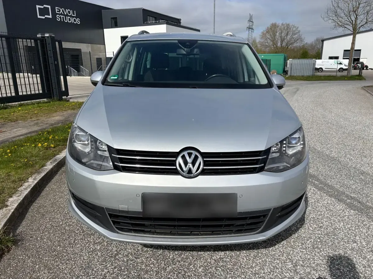 Gebraucht VW Sharan 140 PS (102 kW) 2014 Silber Van / Kleinbus