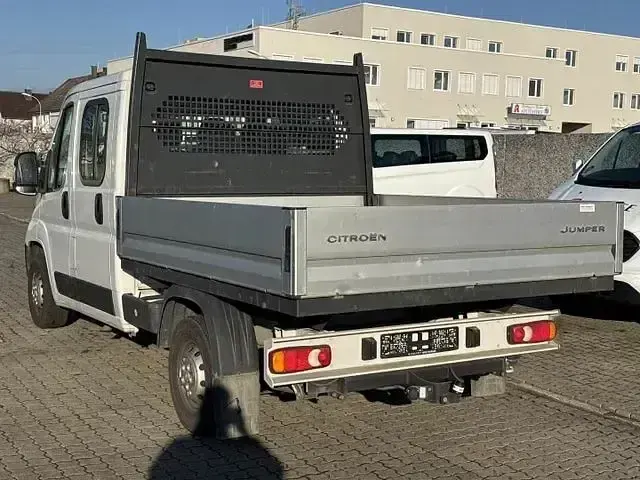 Gebraucht Citroën Jumper 140 PS (102 kW) 2023 Lackierung weiss icy/deckende lackierung Van / Kleinbus