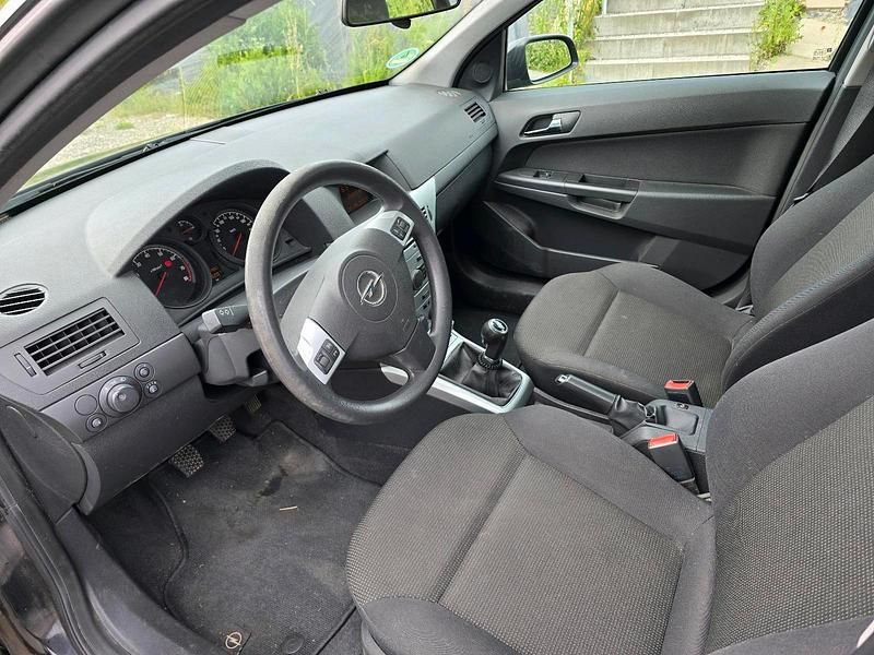 Schwarz Gebraucht 2009 Opel Astra Kleinwagen | 2.000 € (Fairer Preis) - Bild 1/4