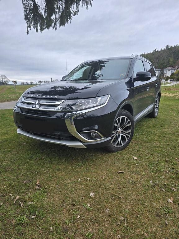 Gebraucht Mitsubishi Outlander 150 PS (110 kW) 2016 Schwarz SUV