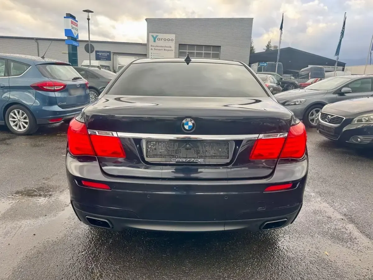 Gebraucht BMW 730 M Sport 245 PS (180 kW) 2011 Schwarz Limousine