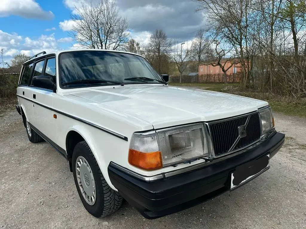 Gebraucht Volvo 240 116 PS (85 kW) 1993 Weiß Limousine