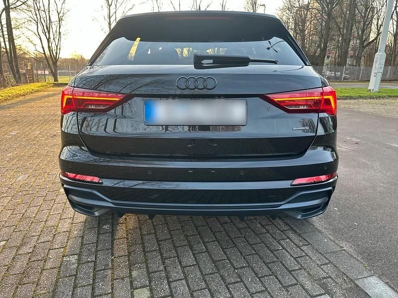 Gebraucht Audi Q3 S-Line 190 PS (139 kW) 2019 Schwarz SUV