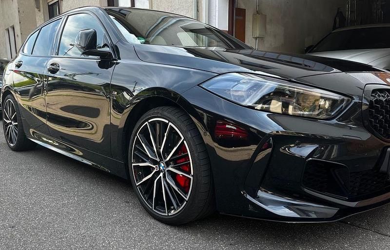 Gebraucht BMW M135 Performance 306 PS (225 kW) 2023 Schwarz Kleinwagen