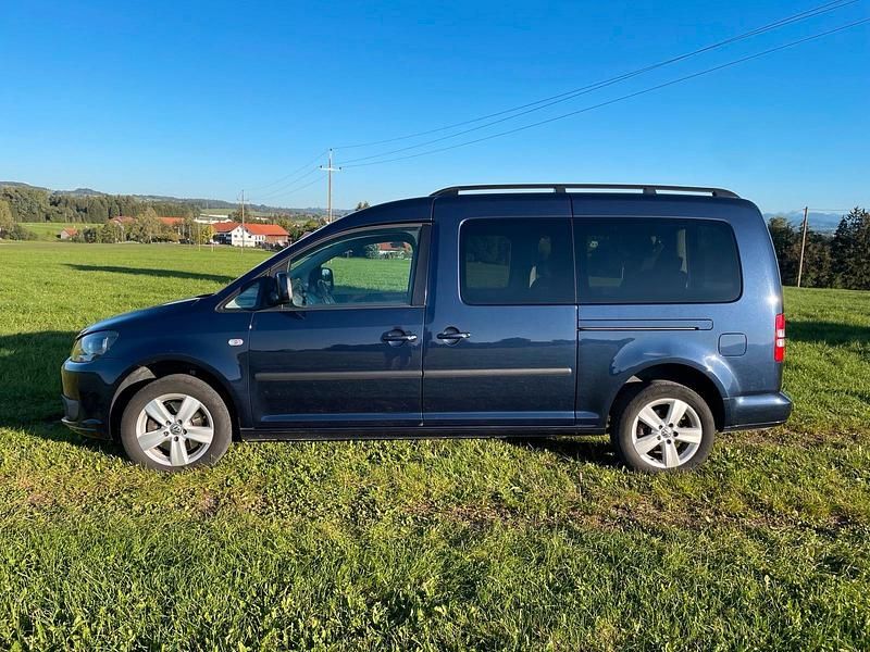 Blau Gebraucht 2014 VW Caddy Maxi Trendline Van / Kleinbus | 15.900 € (Etwas zu teuer) - Bild 1/4