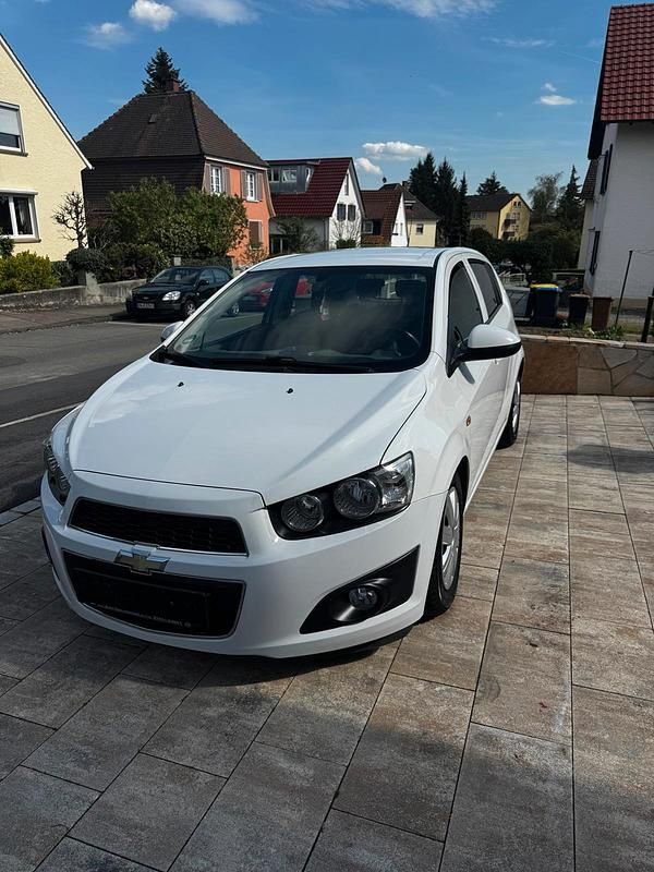 Second-hand Chevrolet Aveo 95 CP (69 kW) 2012 Alb Hatchback