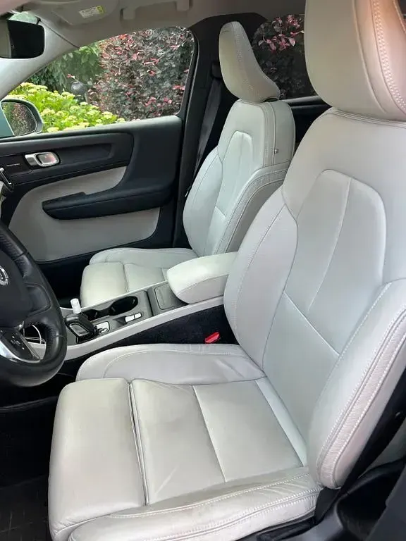 Gebraucht Volvo XC40 Momentum 150 PS (110 kW) 2018 Blau SUV