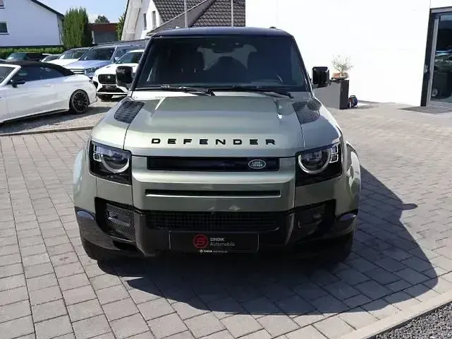 Gebraucht Land Rover Defender SE Dynamic 200 PS (147 kW) 2023 Grün SUV