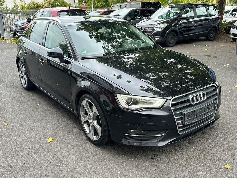 Schwarz Gebraucht 2013 Audi A3 Sportback Ambition Limousine | 10.900 € (Fairer Preis) - Bild 1/4